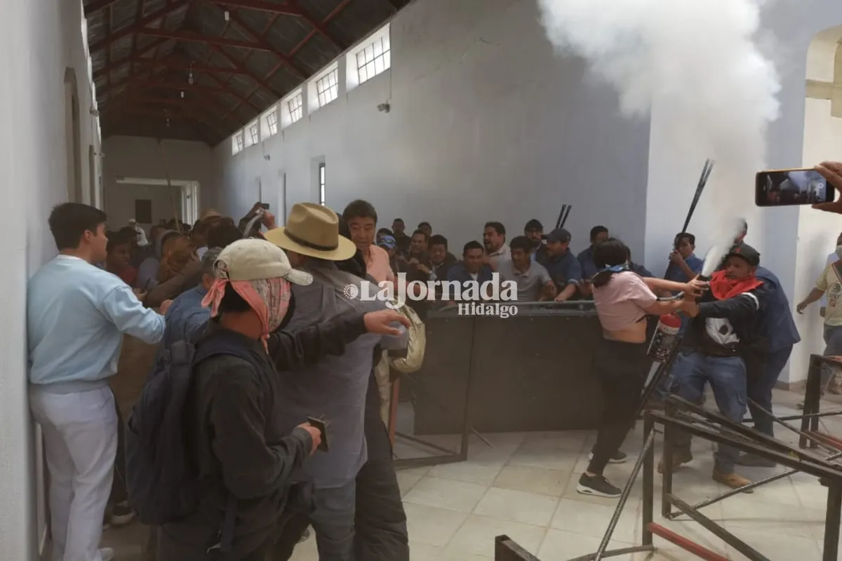 UAEH condena violencia en el Edificio Central de Abasolo