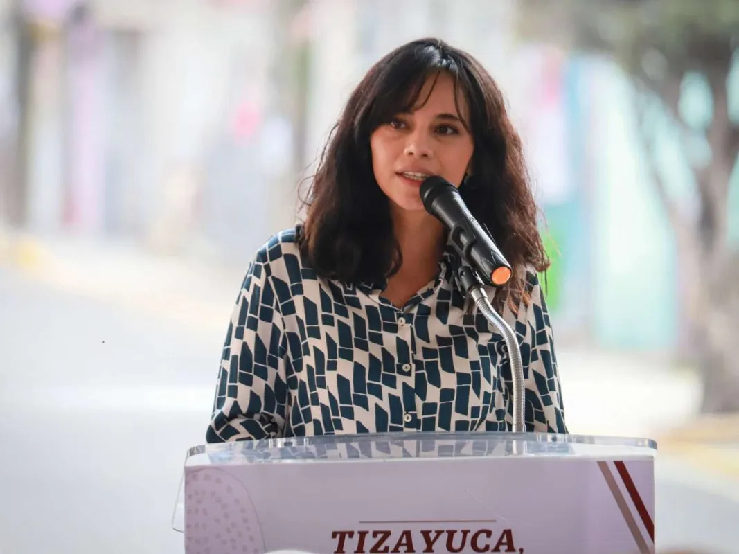 Tizayuca: pavimentan calles del Fraccionamiento Las Campanas