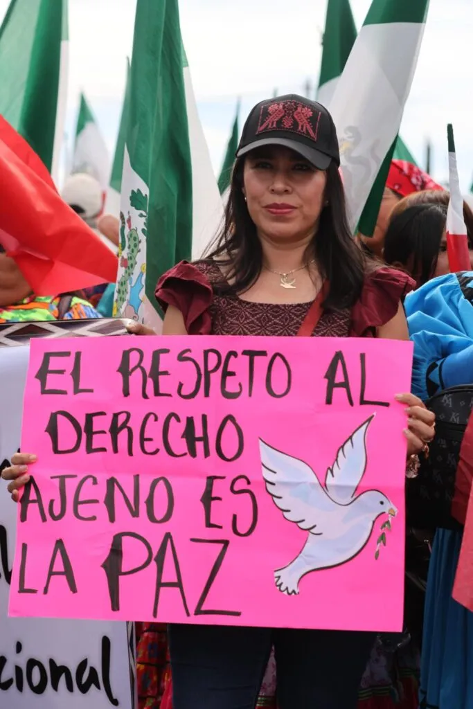 Simey reaparece en Chihuahua junto a Ariadna Montiel