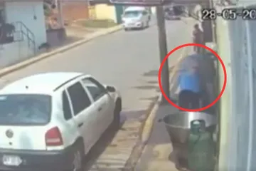 Maltrato animal: hombre lanza a un perro a cazo con aceite hirviendo