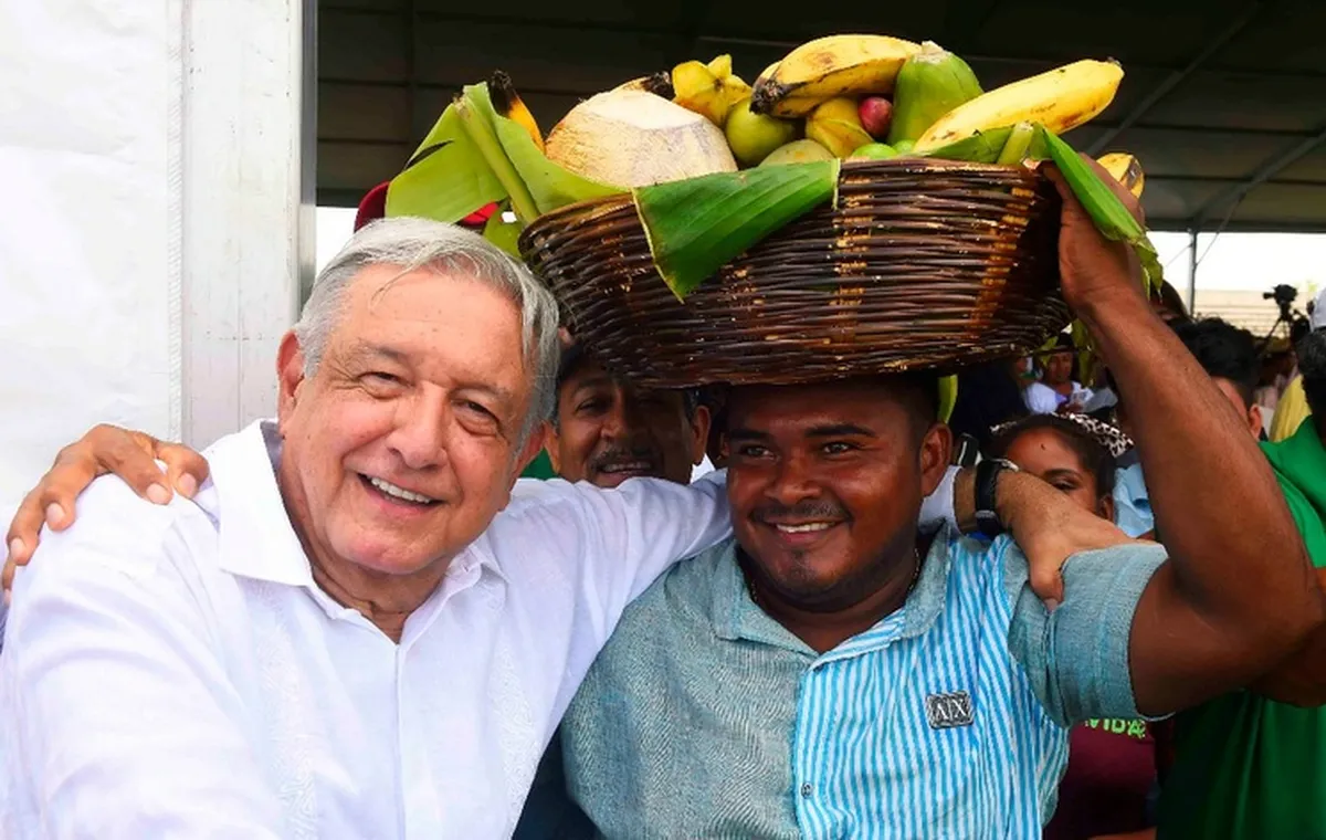 El pueblo manda, no se pongan tristes, pide AMLO a ‘corcholatas’