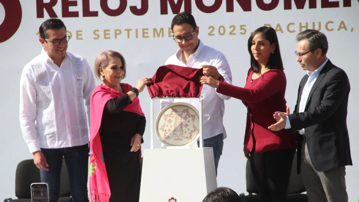 Ceremonia en Plaza Independencia por el 115 aniversario del Reloj Monumental de Pachuca