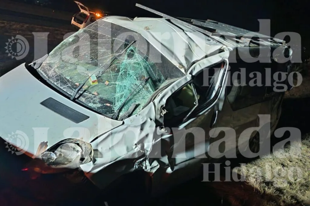 Madrugada movida y con tráfico: Vuelca camioneta sobre la México-Pachuca