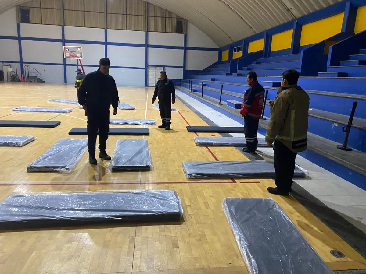 Tula de Allende: habilitan refugio invernal para migrantes