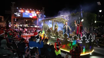 Cabalgata de Reyes Magos llena de magia las calles de Ixmiquilpan