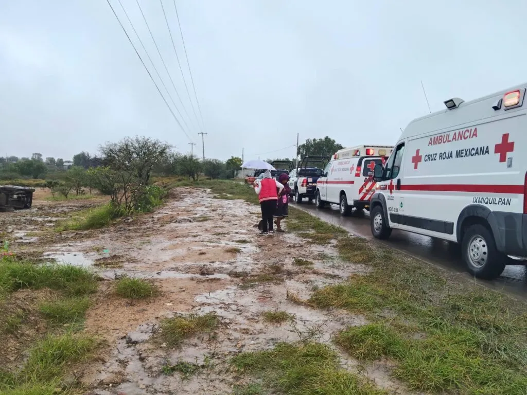 Volcadura en Ixmiquilpan deja 5 lesionados, 2 de ellos menores de edad