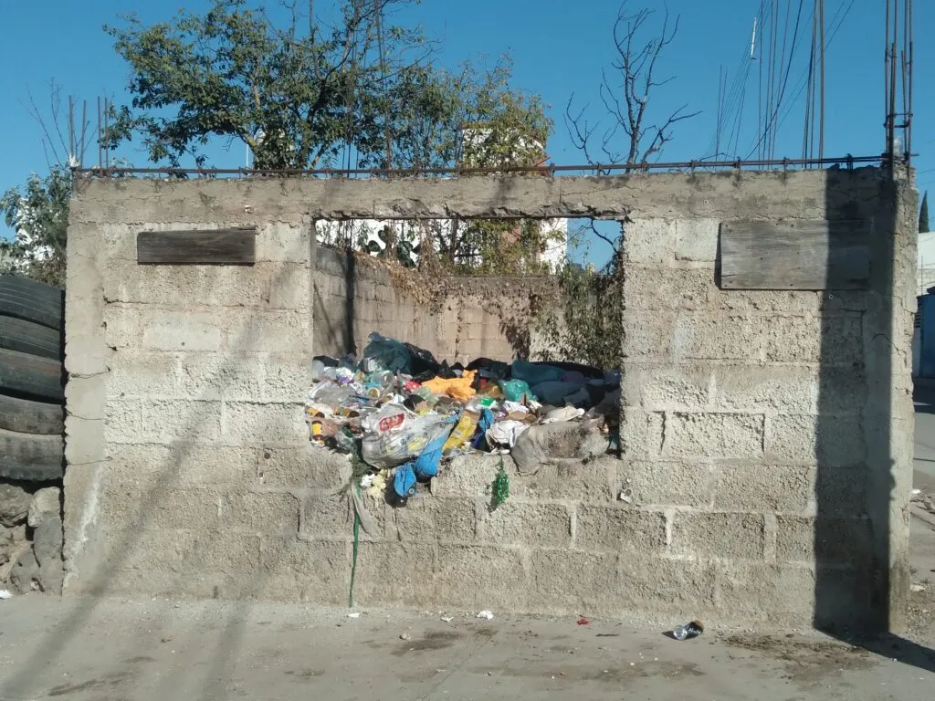 Exigen intervención de Semarnath ante basurero clandestino en Tulancingo