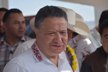 Julio Menchaca se dice respetuoso sobre posible embajada a Fayad