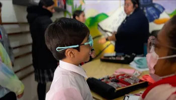 Un problema de visión también puede afectar el aprendizaje: en Hidalgo revisaron a miles de estudiantes durante el último ciclo escolar.