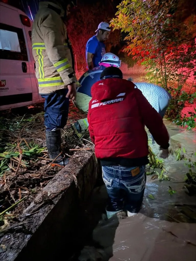 Fuertes vientos y lluvias causan daños en Hidalgo