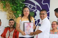 Hidalgo presenta libro en náhuatl para preservar la lengua indígena