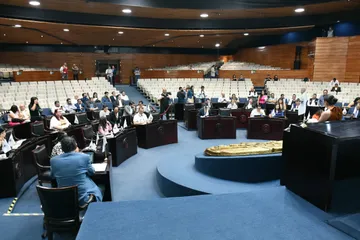 Legisladores hidalguenses sumaron decenas de ausencias en 2024 y 2025, según datos oficiales del Congreso.