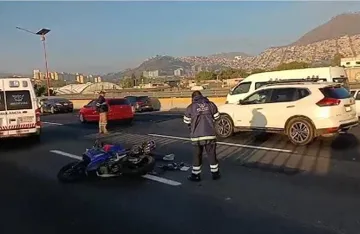 Autopista México-Pachuca: muere motociclista atropellado por tráiler