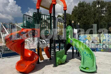 Canchas y juegos infantiles en abandono en colonia Cuauhtémoc de Pachuca.
