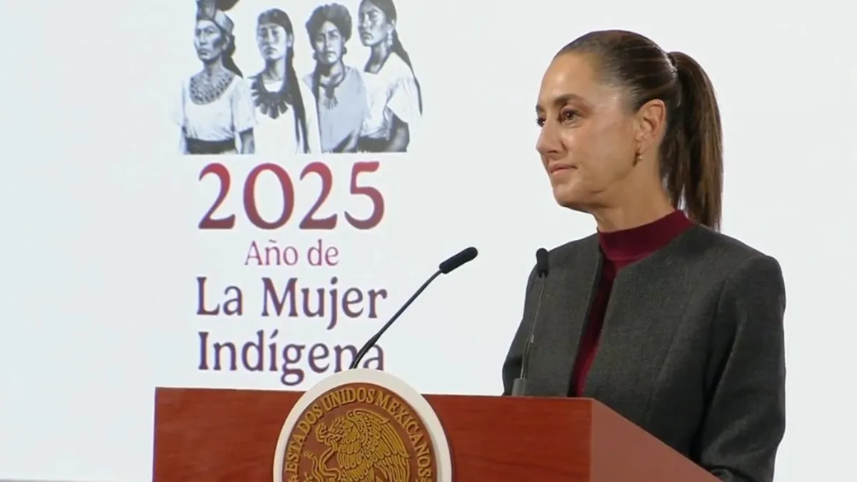 Claudia Sheinbaum felicitó a Fátima Bosch por su triunfo en Miss Universo 2025 y destacó su valentía.