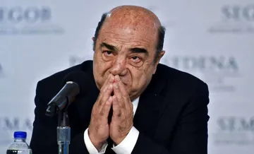 Hospitalizan a Jesús Murillo Karam tras sufrir derrame cerebral