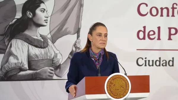 Maestros de la CNTE avanzan desde el Ángel de la Independencia en protesta por falta de diálogo con autoridades.