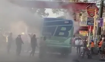 Arroja explosivo dentro de autobús en la México-Pachuca