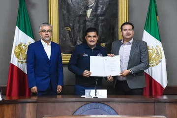 Entregan nombramiento a Jorge Valverde Islas como titular de la ASEH