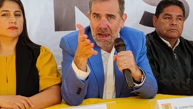 Lorenzo Córdova ofrece conferencia sobre procesos electorales en Hidalgo.