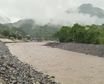 Emiten alerta en Huehuetla ante riesgo de lluvias intensas; vigilan 10 localidades