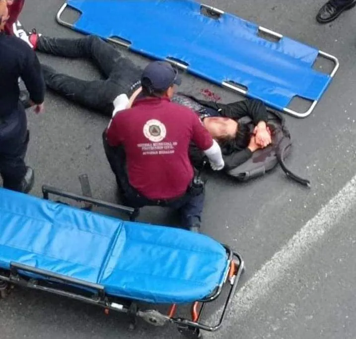 Actopan: cae joven desde un puente vehicular a paso a desnivel