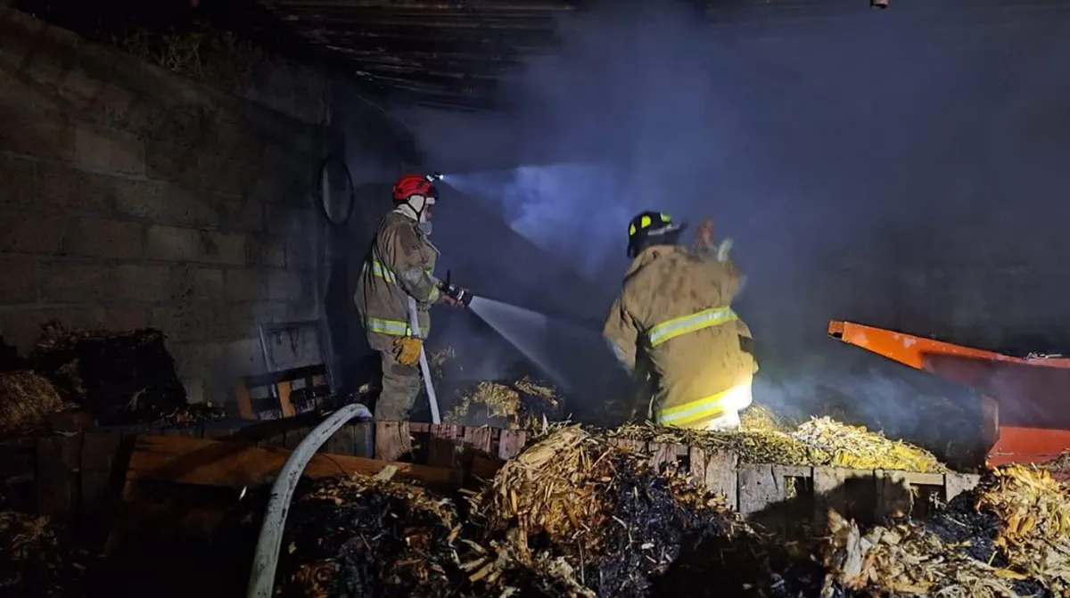 Tezontepec de Aldama: reportan incendio en bodega