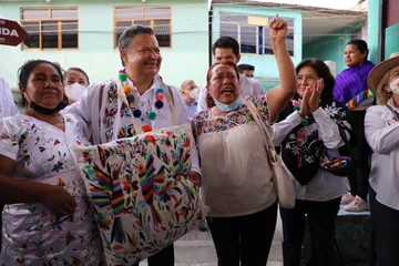 Julio Menchaca critica nepotismo de políticos para beneficiar a parientes y amigos