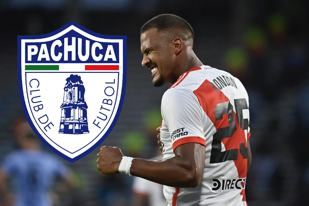 Foto de Salomón Rondón y el escudo del Pachuca.