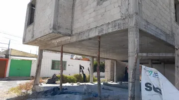 Vecinos de Pachuca denuncian ocupación irregular en obra clausurada