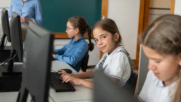 El Día de la Raza, como era conocido, se conmemora el lunes 12 de octubre de 2026, pero no es día de descanso obligatorio ni contempla suspensión general de clases.
