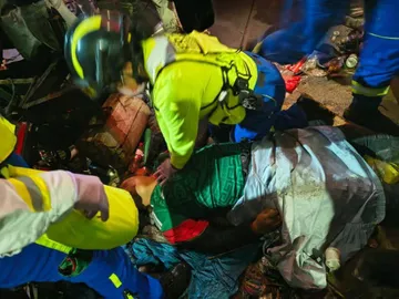 La alegría por el triunfo de México terminó en tragedia. Autoridades confirmaron cuatro personas fallecidas durante los festejos en la Ciudad de México. Conoce qué ocurrió.