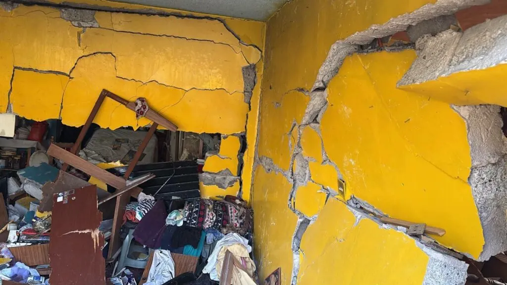 Explosión en vivienda de Tepeji del Río deja tres lesionados; presuntamente almacenaban pirotecnia