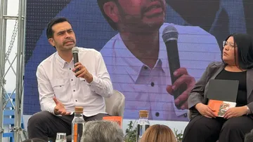 Jorge Álvarez Máynez durante la presentación de su libro