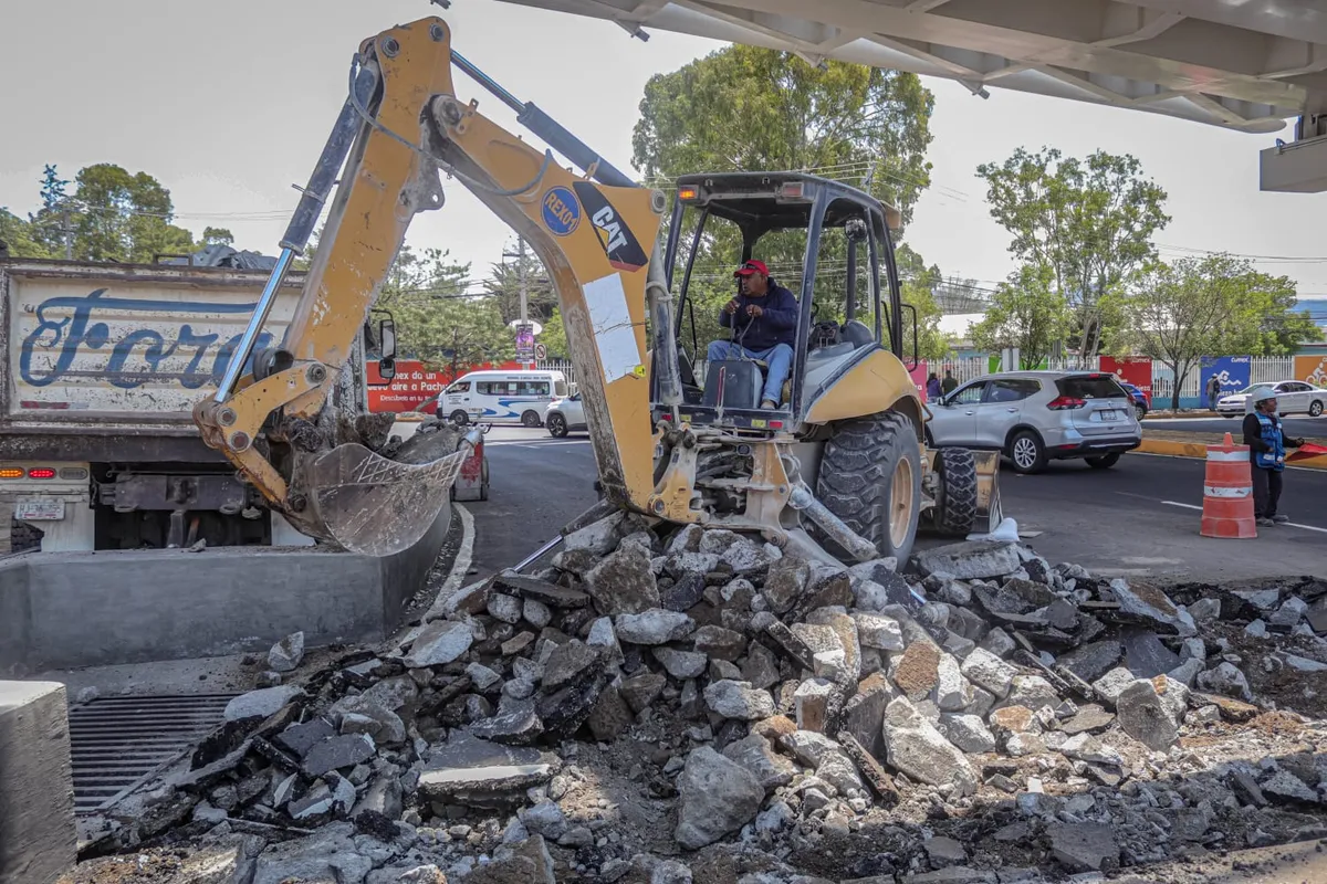 ¡Alerta Vial! Cierran parcialmente carriles de la Glorieta Miguel Hidalgo