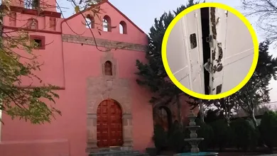 Puerta forzada tras robo en la parroquia de San Marcos en Tula de Allende