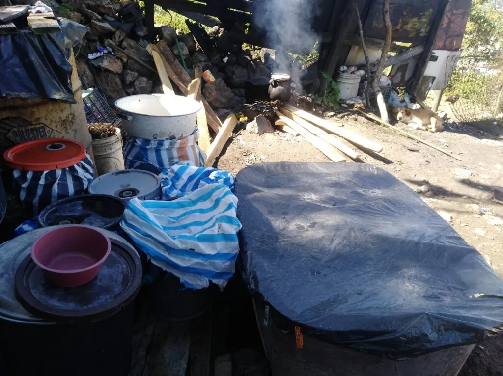 En Huapalcalco, la niñez vive entre vestigios arqueológicos y carencias básicas