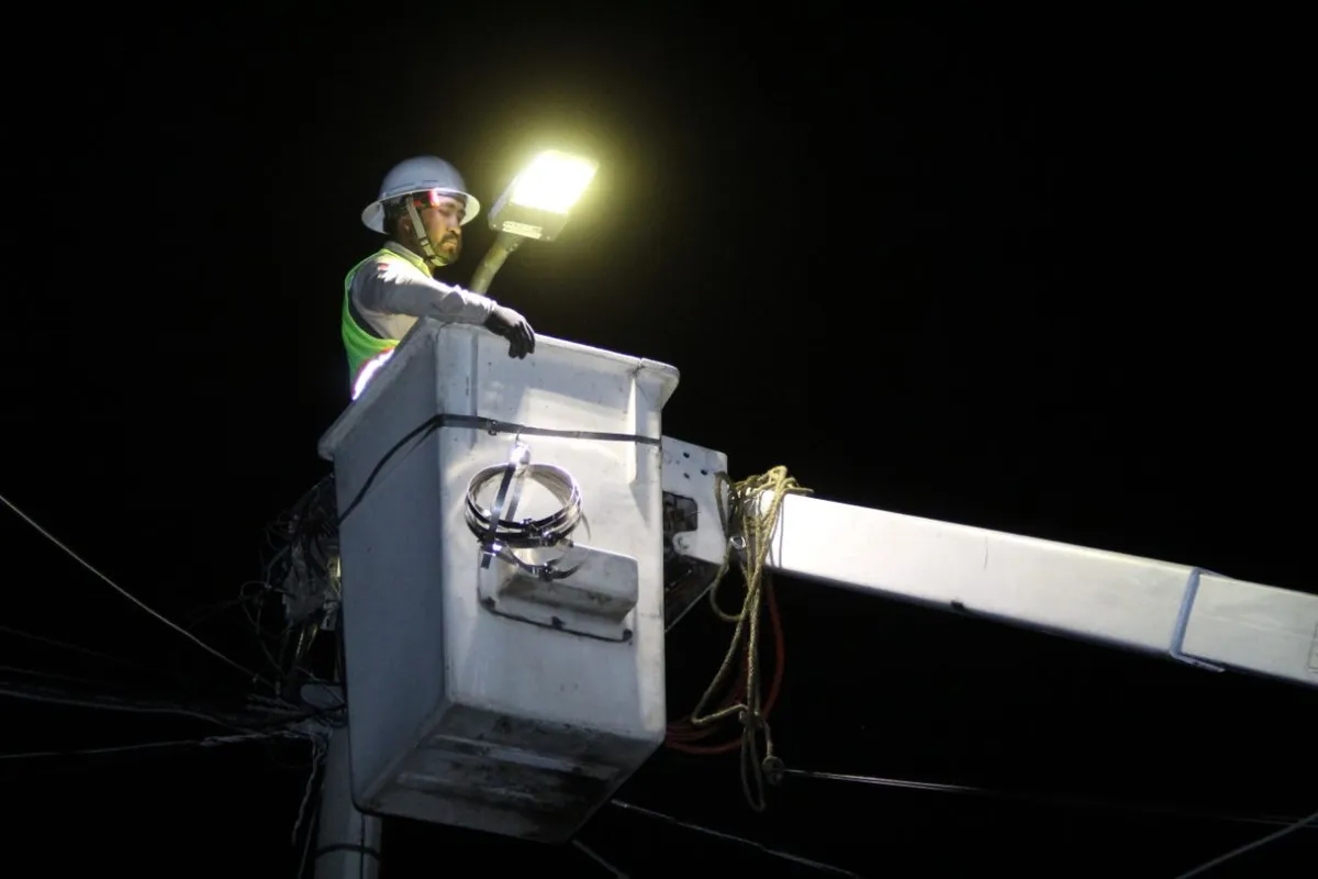 Sustituyen luminarias urbanas en Mineral de la Reforma