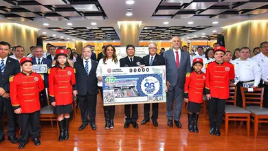 Lotería Nacional celebra 98 años del AICM con billete conmemorativo