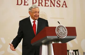 Confirma AMLO pretensión de trasladar transporte de carga aéreo al AIFA