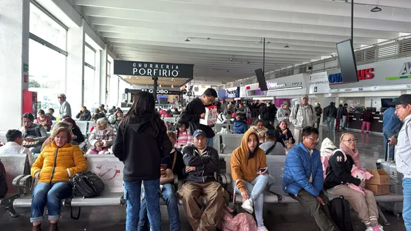 Cancelan corridas a CDMX y ajustan salidas por bloqueos en carreteras. Consulta antes de viajar.