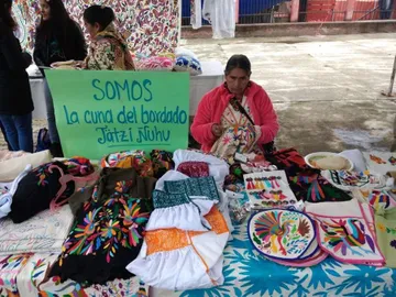 Artesanos de San Nicolás exigen que se llame jatzis a sus tejidos, no tenangos