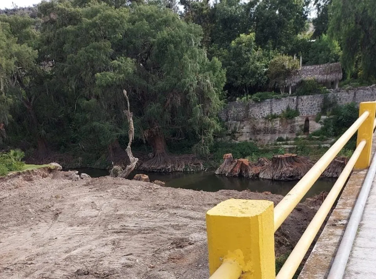 Inundaciones deja daños estructurales en puente Miguel Hidalgo en Chilcuautla