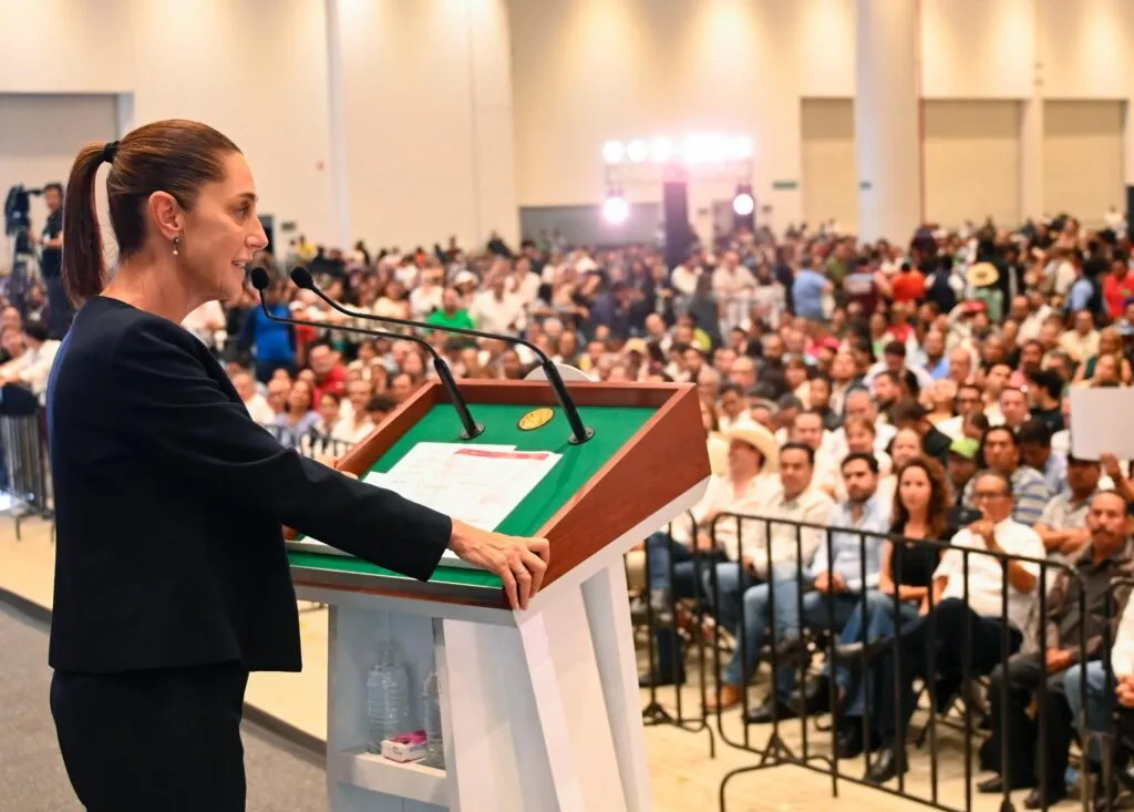 Sheinbaum visita 16 estados y reunió a 250 mil ciudadanos