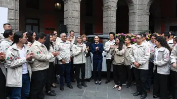 Sheinbaum durante la presentación del Olinia de carga, nuevo vehículo eléctrico mexicano para transporte de mercancías.
