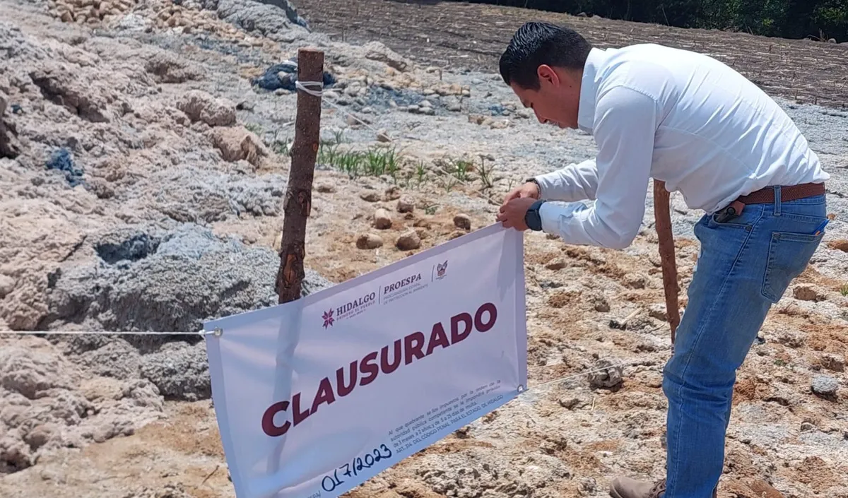 Clausuran depósito clandestino de desechos textiles en Tepeji del Río