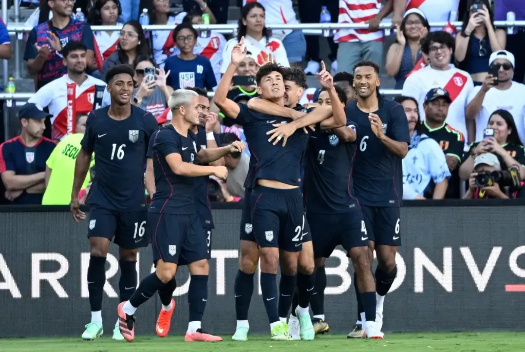 Gilberto Mora brilla en el debut de Rafa Márquez como DT y rescata al Tri ante Colombia