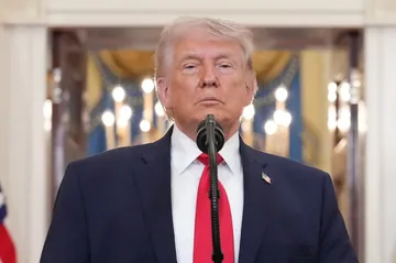 Trump insiste a Irán Tiene 48 horas para abrir el estrecho de Ormuz