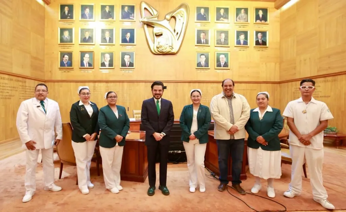 Enfermera de Ciudad Sahagún recibe condecoración Miguel Hidalgo