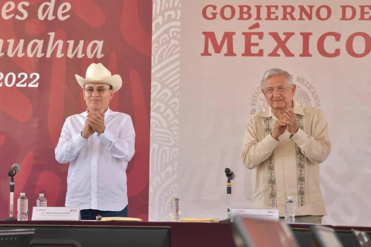 AMLO se compromete a dotar de agua y caminos a la comunidad seri